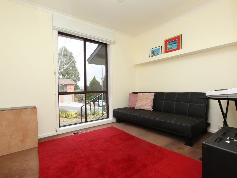 27 Larcombe Crescent, Fadden ACT 2904