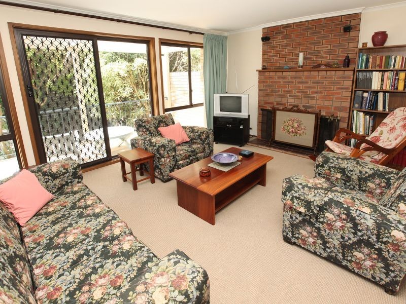 27 Govett Place, Holder ACT 2611