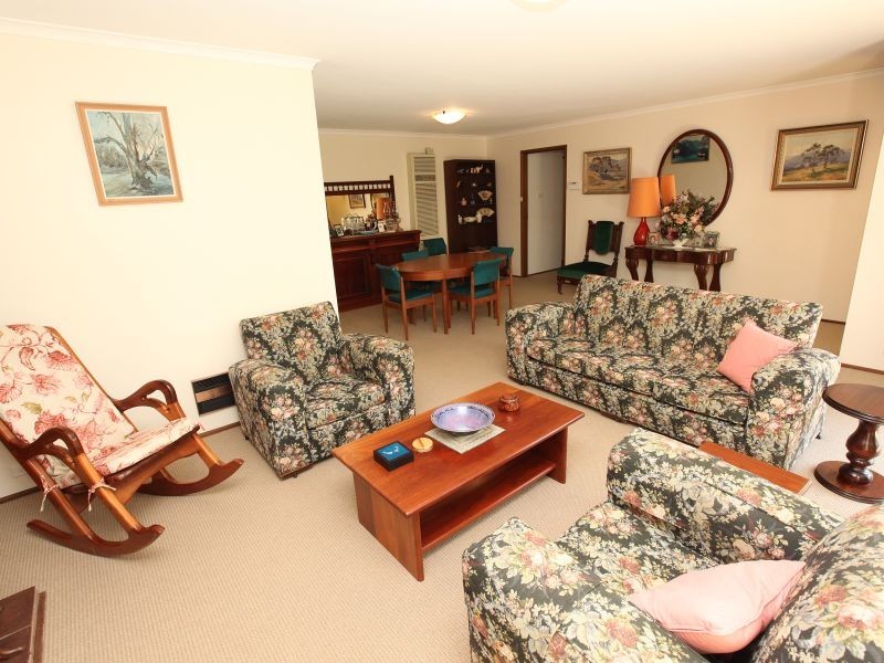 27 Govett Place, Holder ACT 2611