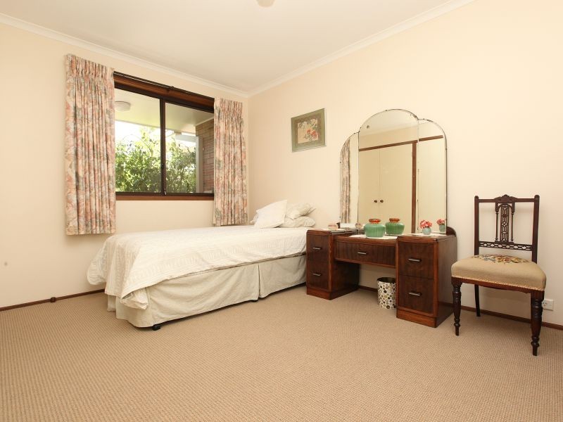 27 Govett Place, Holder ACT 2611