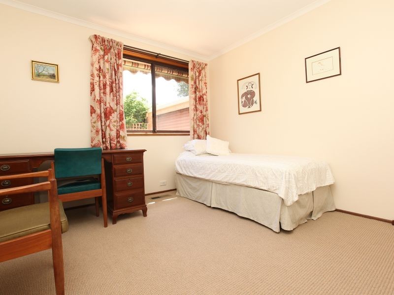 27 Govett Place, Holder ACT 2611