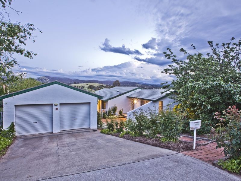 10 Ebsworth Close, Macarthur ACT 2904
