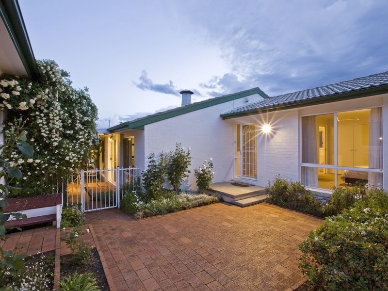 10 Ebsworth Close, Macarthur ACT 2904