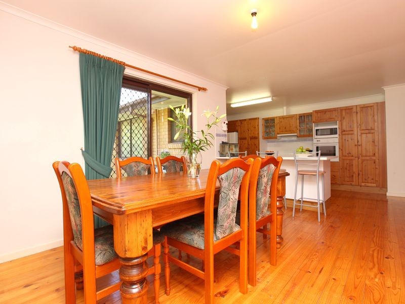 4 Downer Place, Kambah ACT 2902