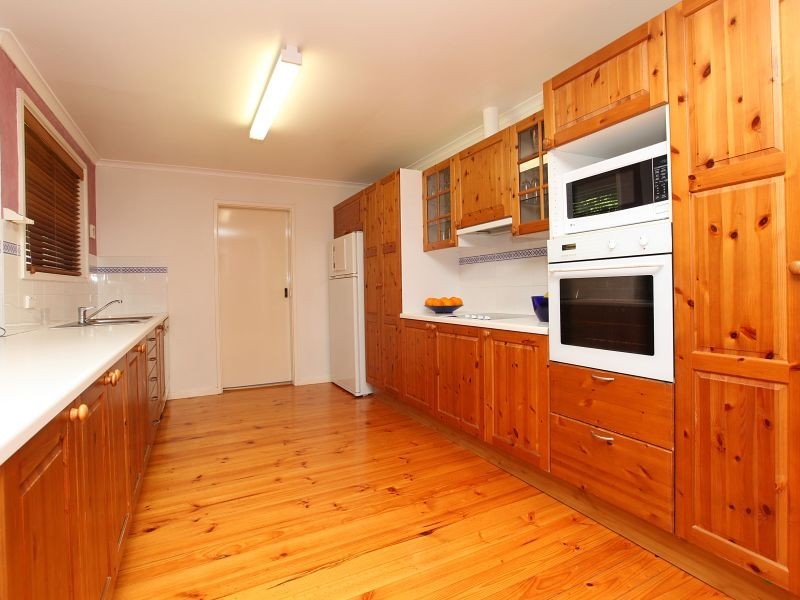 4 Downer Place, Kambah ACT 2902