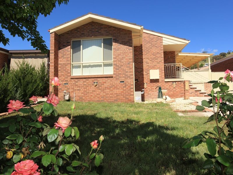7 Leahy Place, Gordon ACT 2906