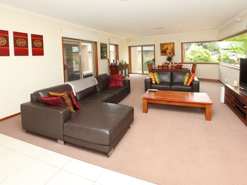 6 Rowntree Crescent, Isaacs ACT 2607