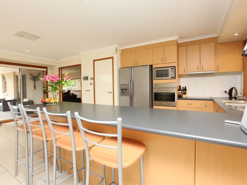 6 Rowntree Crescent, Isaacs ACT 2607