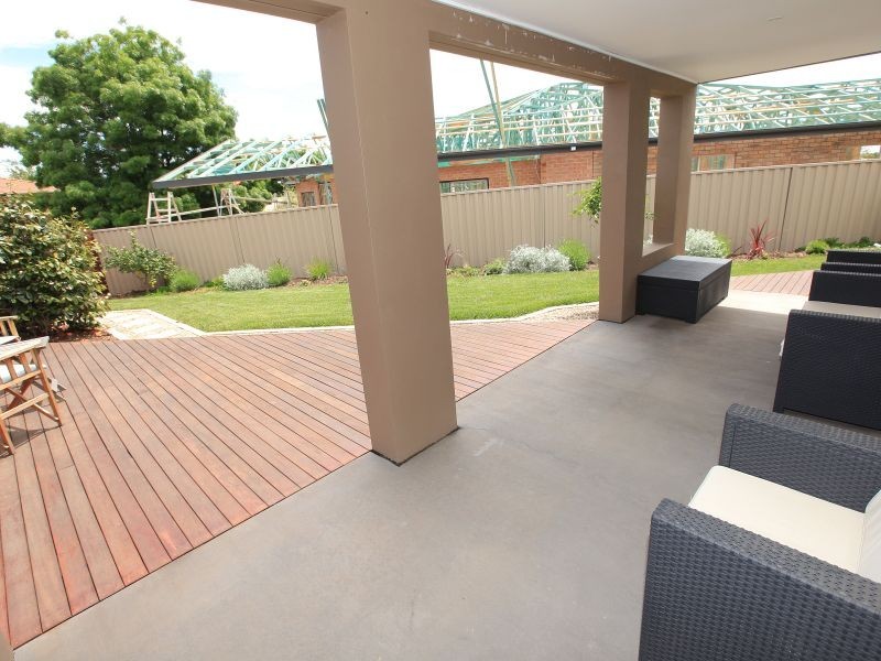 6 Rowntree Crescent, Isaacs ACT 2607