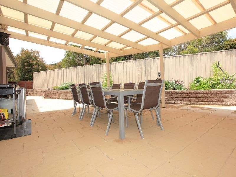 6 Rowntree Crescent, Isaacs ACT 2607