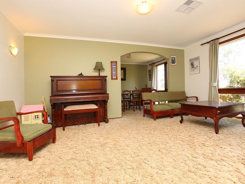6 Sly Place, Charnwood ACT 2615