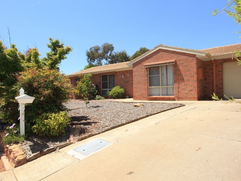 13 Pennington Crescent, Calwell ACT 2905