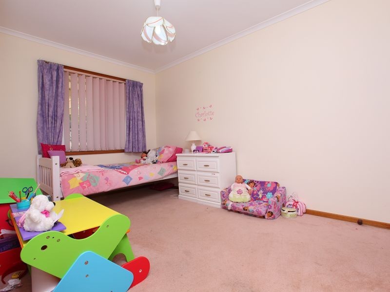 13 Pennington Crescent, Calwell ACT 2905