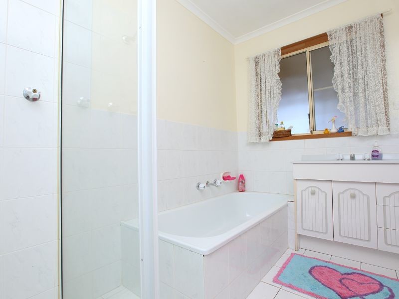 13 Pennington Crescent, Calwell ACT 2905