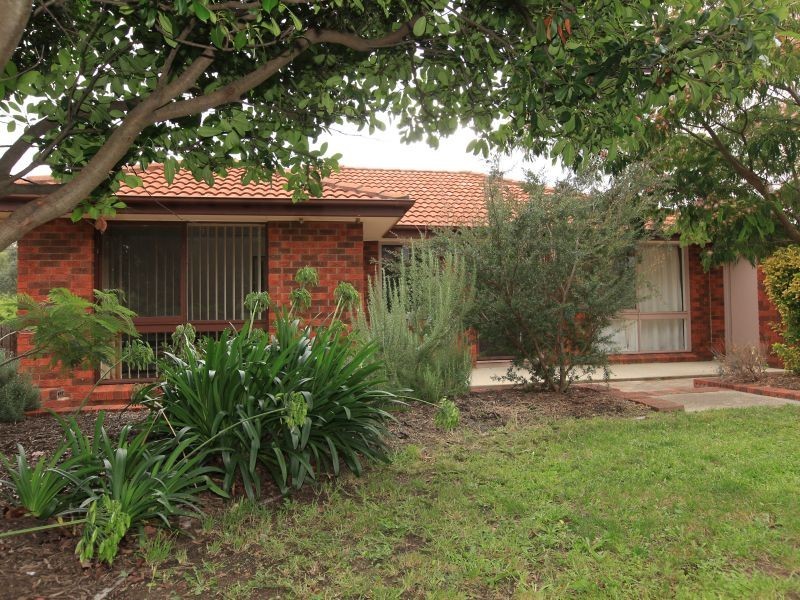 17 Farrelly Close, Oxley ACT 2903
