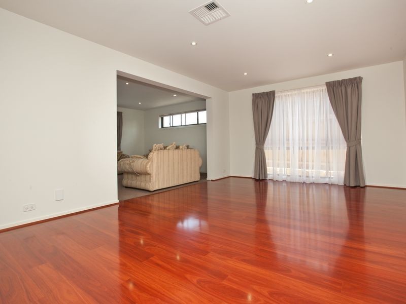 54 Loma Rudduck Street, Forde ACT 2914