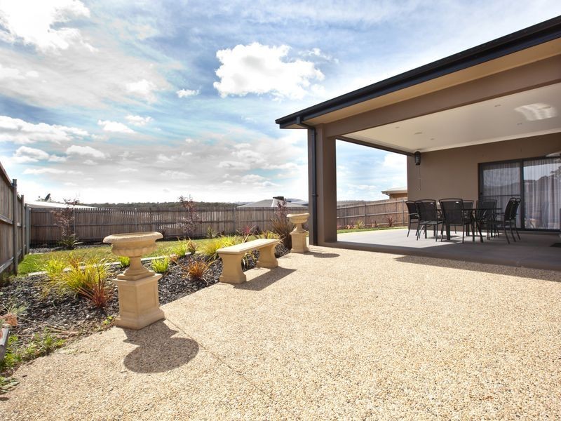 54 Loma Rudduck Street, Forde ACT 2914