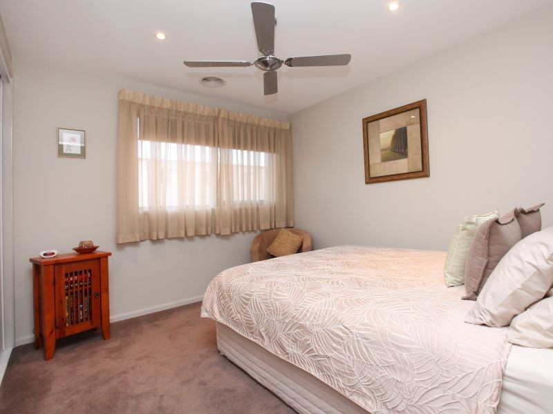 38 Eileen Good Street, Greenway ACT 2900