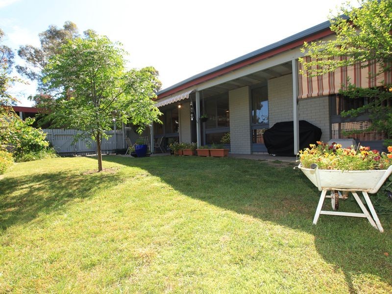 10 Steinfeld Court, Wanniassa ACT 2903