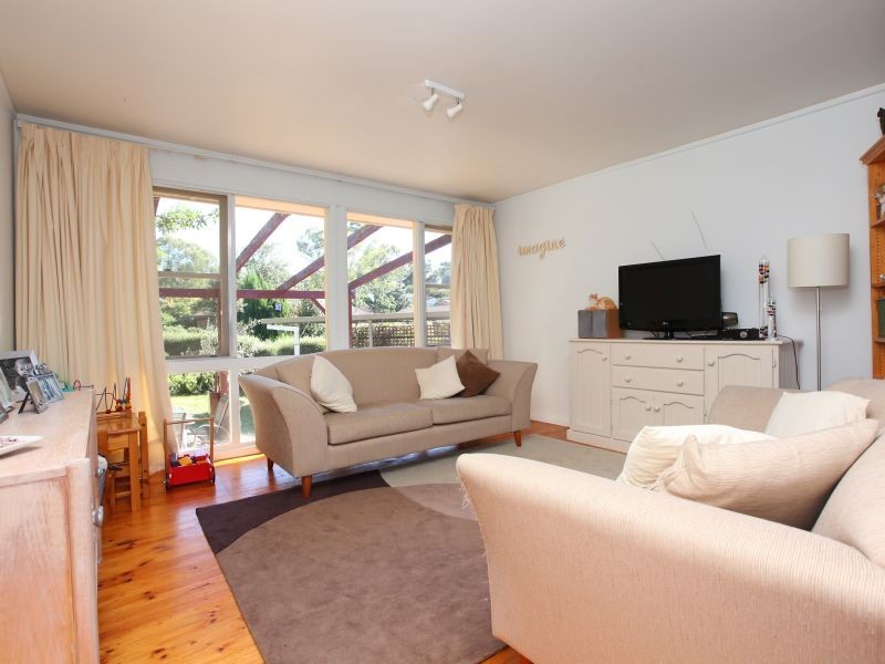 4 Derwent Street, Lyons ACT 2606