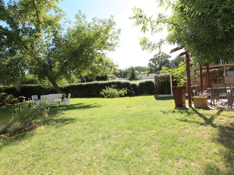 4 Derwent Street, Lyons ACT 2606