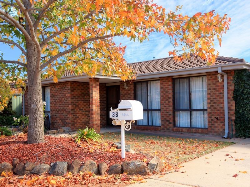 38 Alice Jackson Crescent, Gilmore ACT 2905