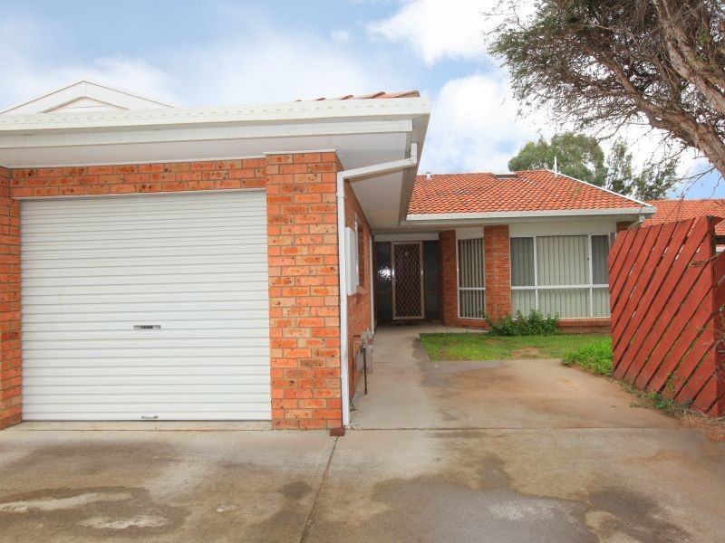 2/21 Cleeve Place, Gordon ACT 2906