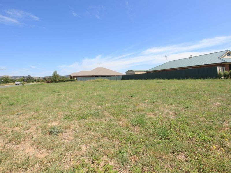 18 McMahon Drive, Bungendore NSW 2621