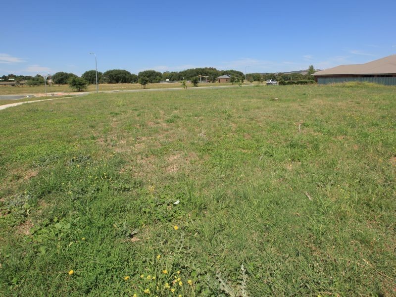 18 McMahon Drive, Bungendore NSW 2621