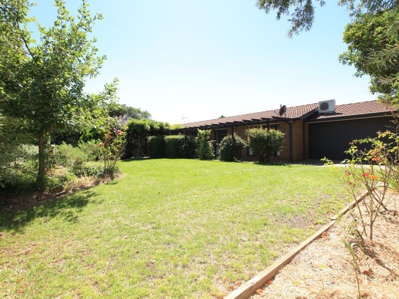 19 Ruthven Street, Gowrie ACT 2904