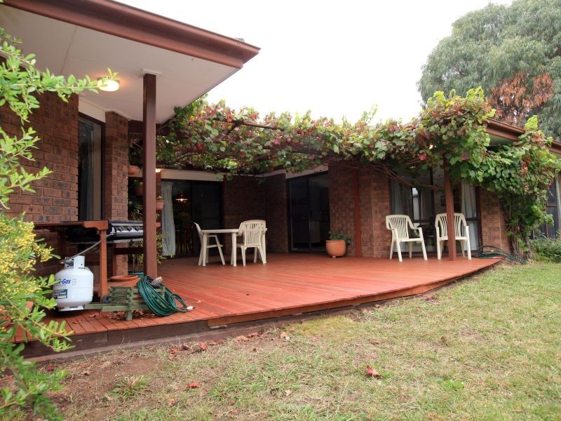 37 Kirkton Street, Wanniassa ACT 2903