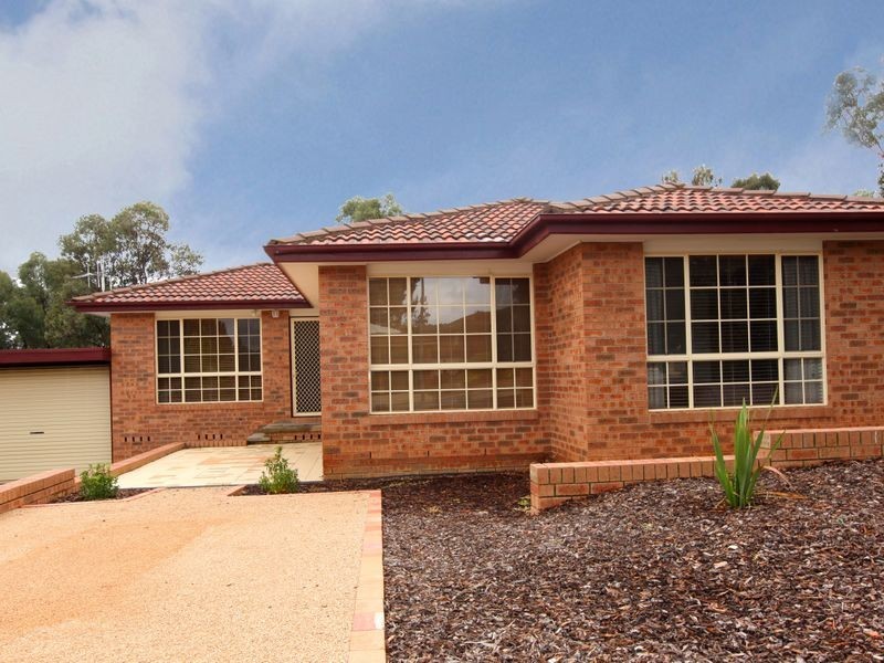 15 Ritchie Place, Queanbeyan NSW 2620