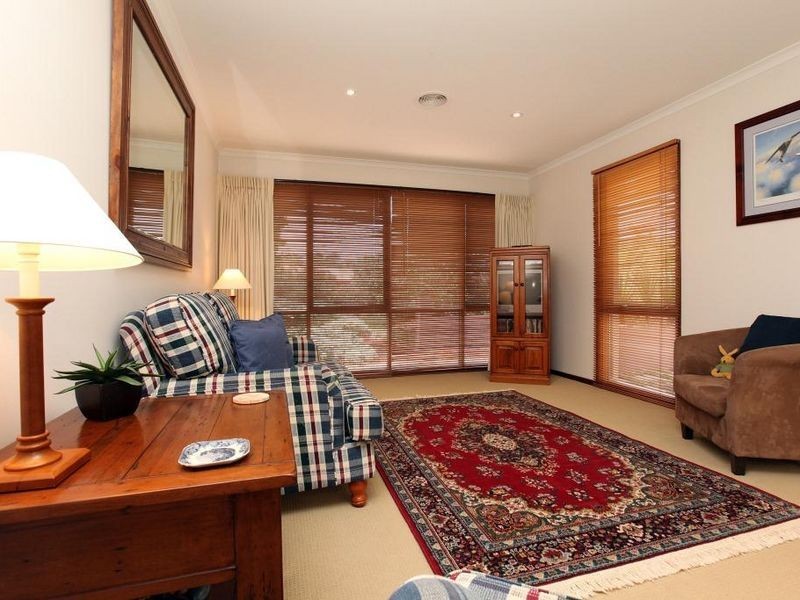 6 Payne Place, Fadden ACT 2904
