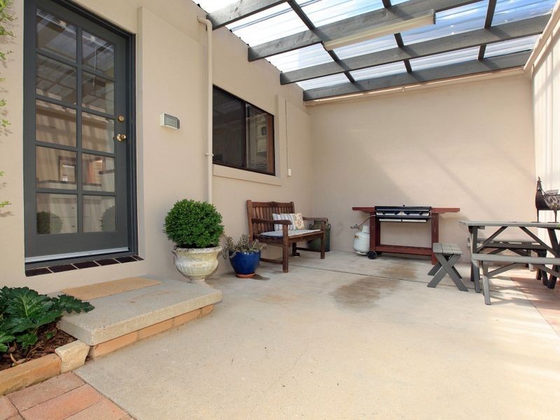 6 Payne Place, Fadden ACT 2904