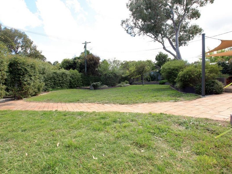 6 Payne Place, Fadden ACT 2904