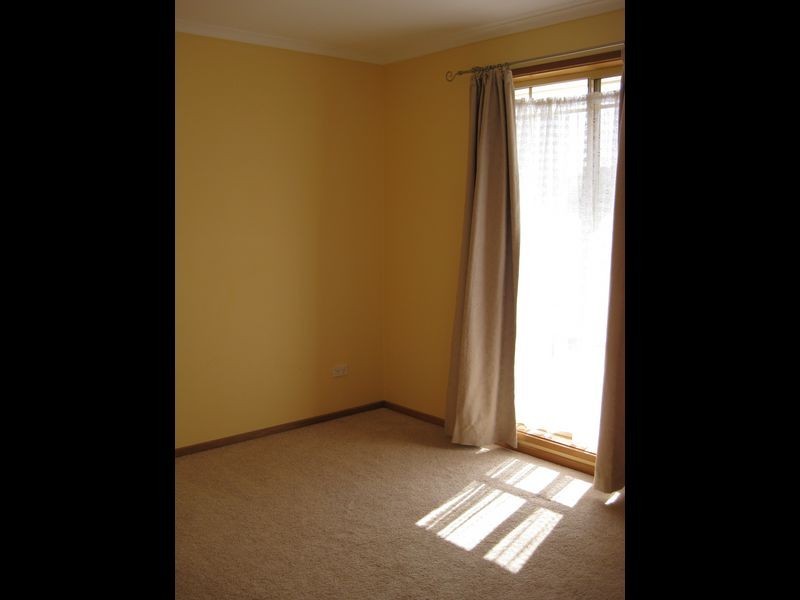 2 Wilson Crescent, Banks ACT 2906
