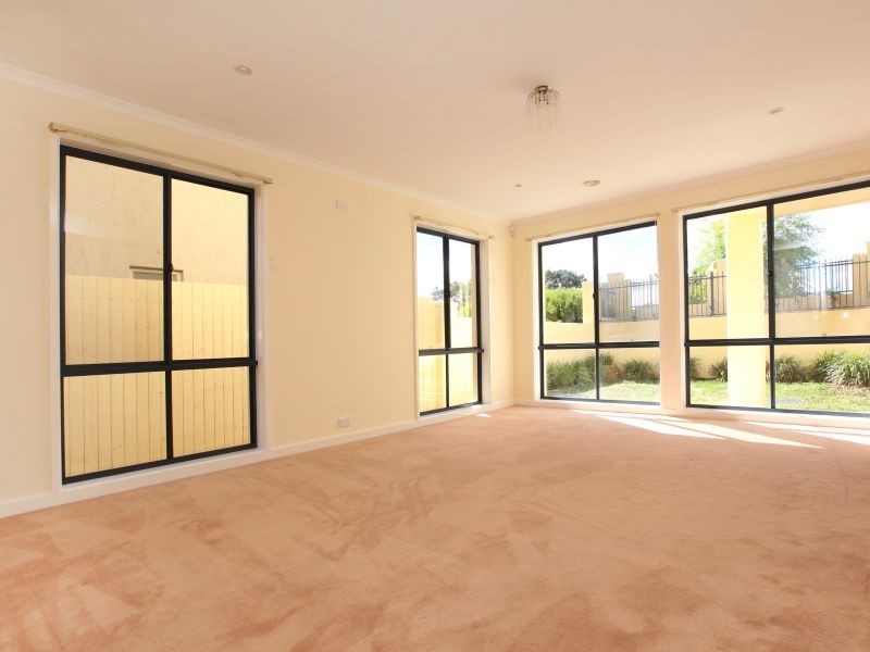 19 Nellie Hamilton Avenue, Gungahlin ACT 2912