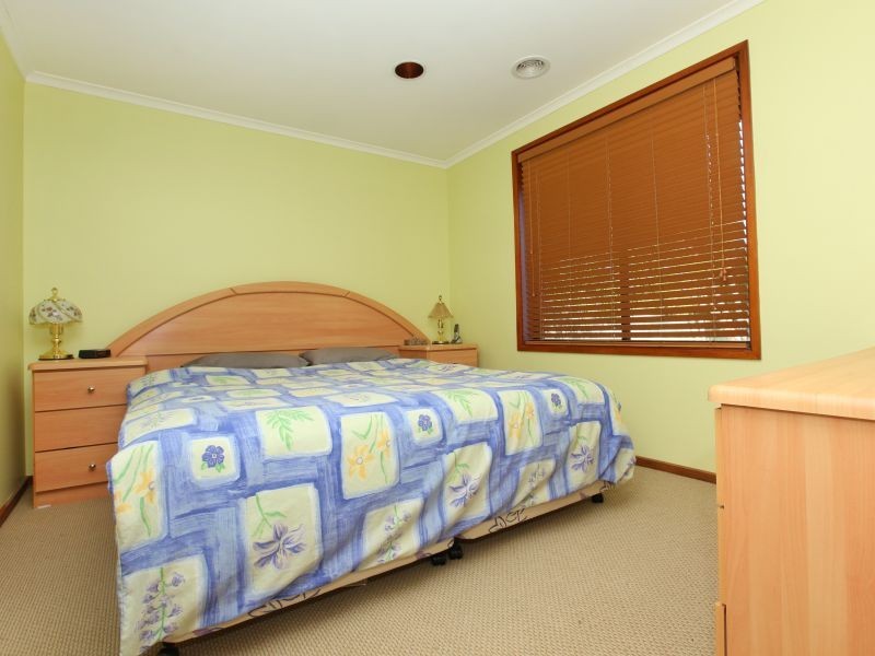124 Namatjira Drive, Stirling ACT 2611
