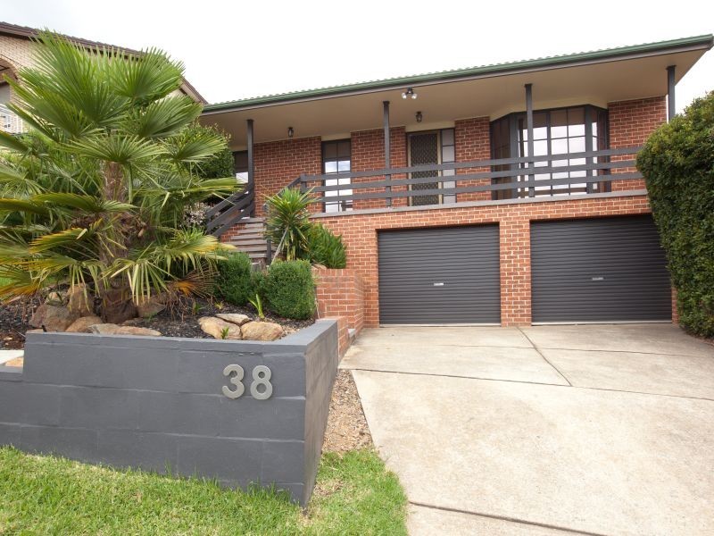 38 Pindari Crescent, Queanbeyan NSW 2620