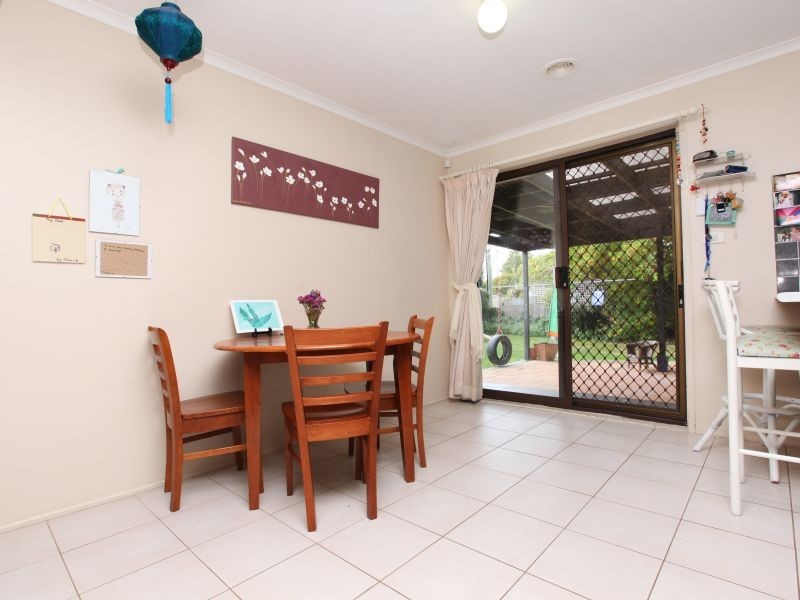 16 Conway Place, Gowrie ACT 2904