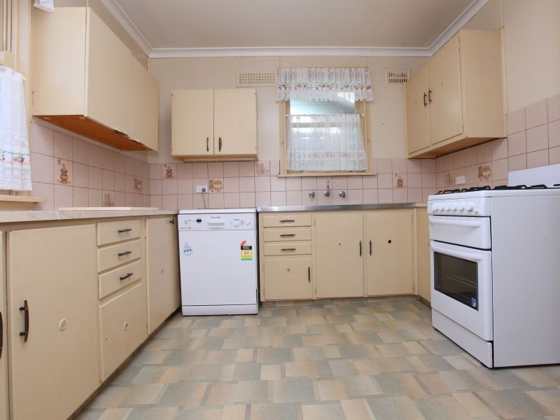 8 Downey Street, Queanbeyan NSW 2620