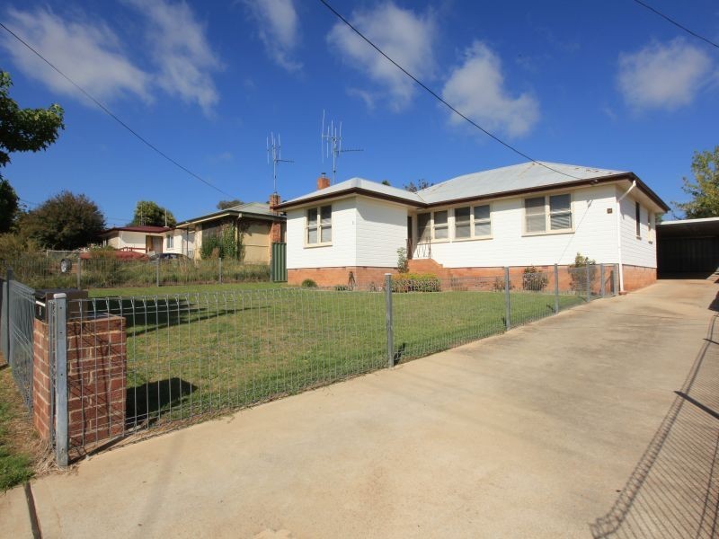 8 Downey Street, Queanbeyan NSW 2620