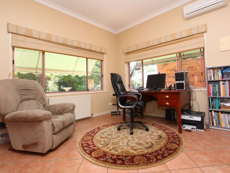 7 Decker Place, Fadden ACT 2904
