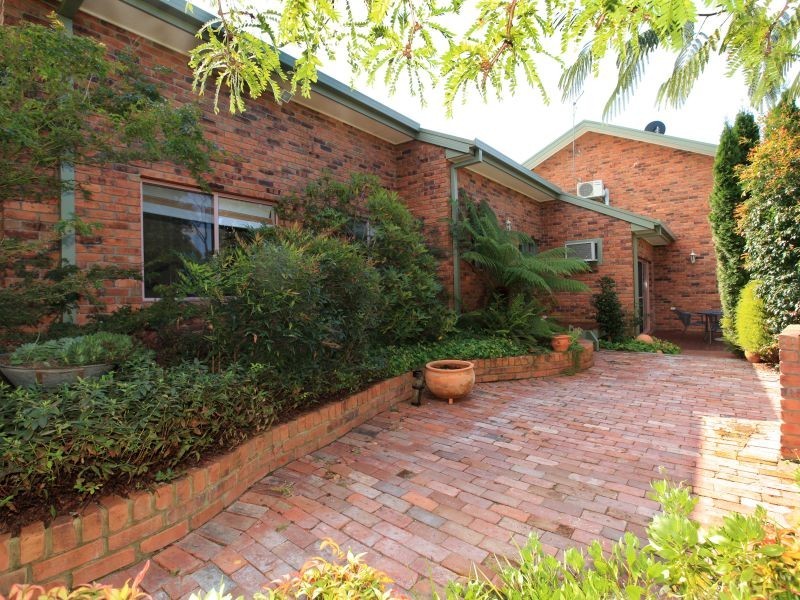 7 Decker Place, Fadden ACT 2904