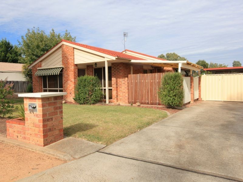 24 Fink Crescent, Calwell ACT 2905