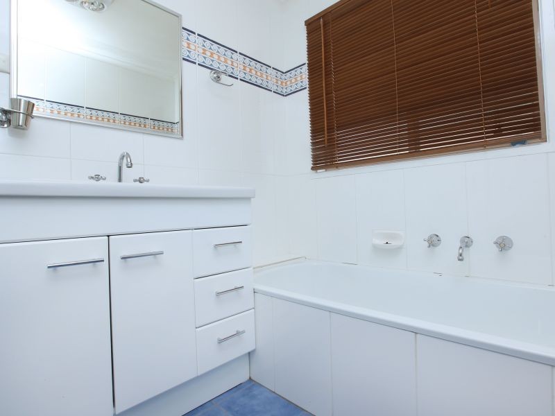 24 Fink Crescent, Calwell ACT 2905