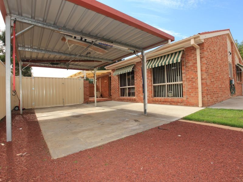 24 Fink Crescent, Calwell ACT 2905