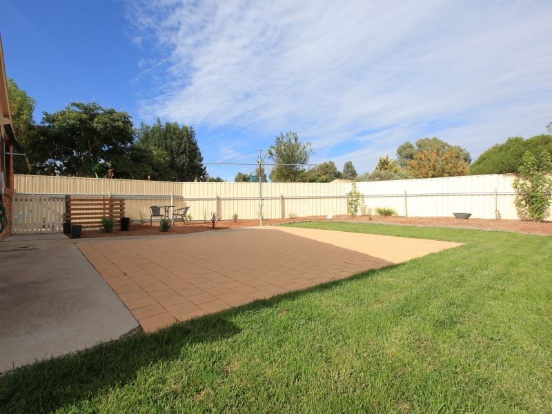 24 Fink Crescent, Calwell ACT 2905