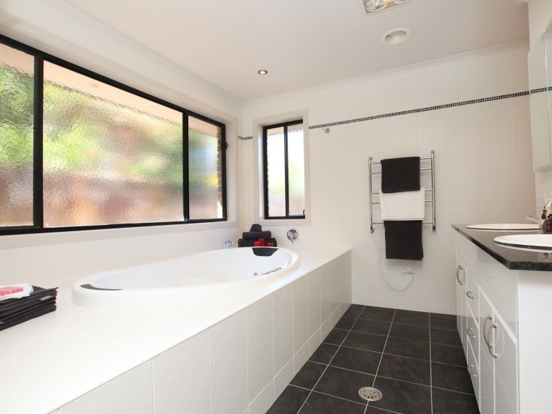 42 Galbraith Close, Banks ACT 2906