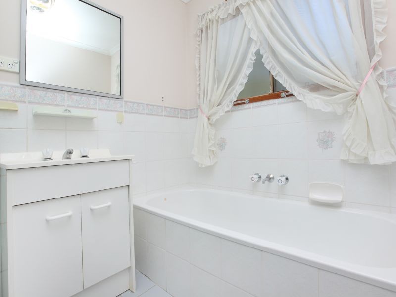 18 Tumbleton Place, Isabella Plains ACT 2905